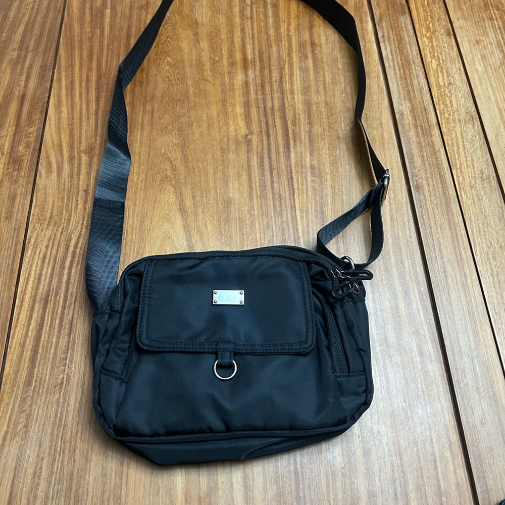 Black Crossbody Shoulder Bag - Sleek Everyday Carry